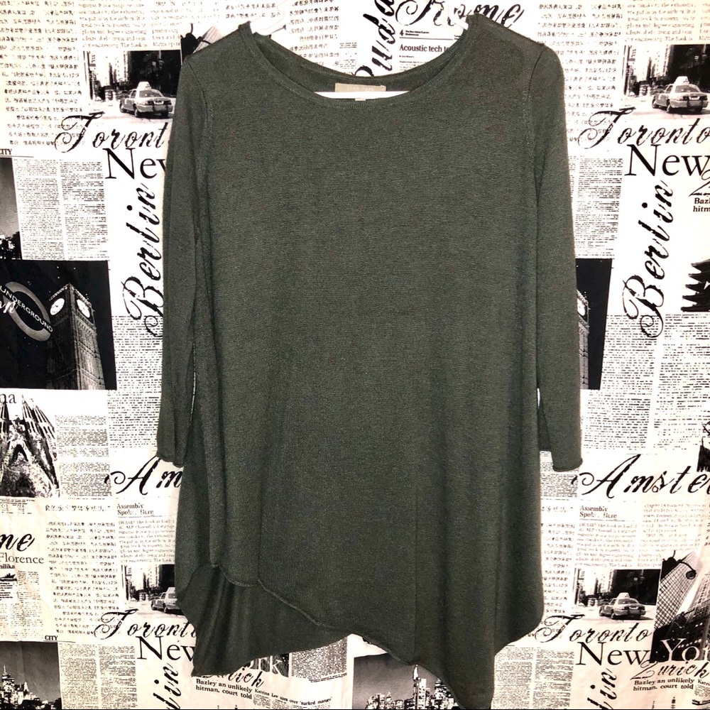 Asymmetrical grey sweater w/ 3/4 length sleeves